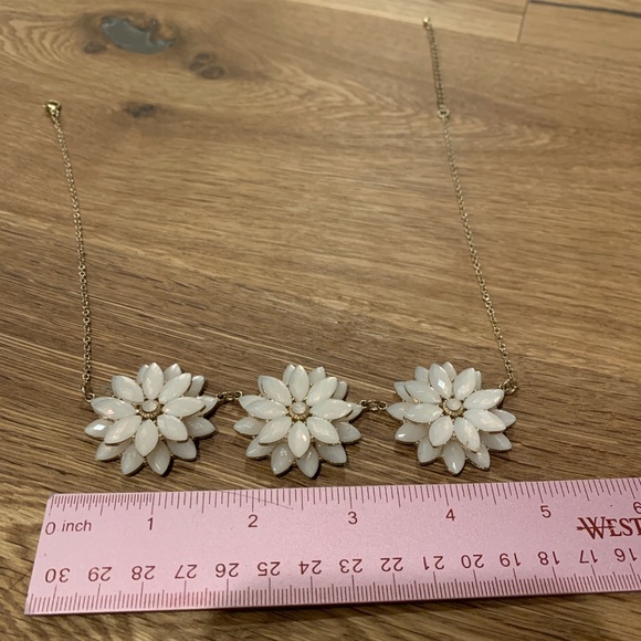 Francesca 3 Flower Quartz Necklace - Picture 2 of 3